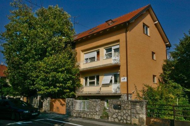 Buzz Hostel Загреб Екстериор снимка